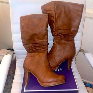 New heel booties NWOT